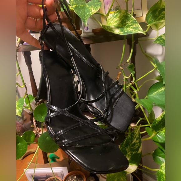 Y2K Black strappy heels - Picture 2 of 3